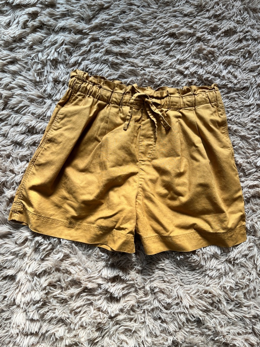 Uniqlo Linen Blend Paperbag Waist Shorts